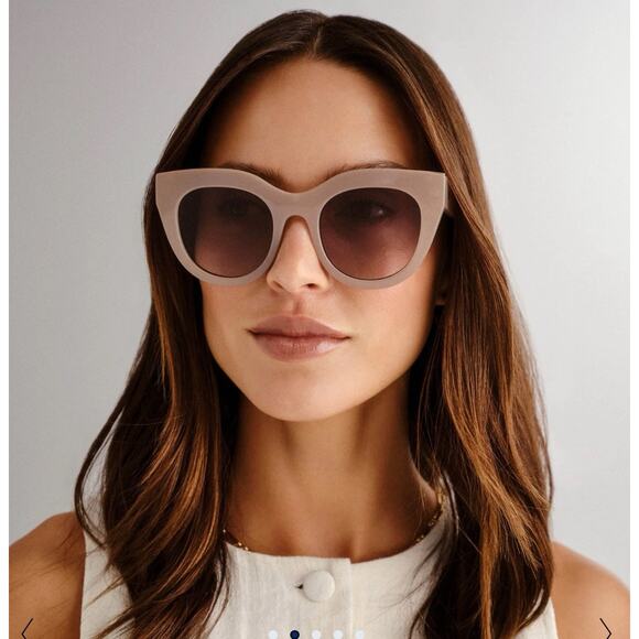 Le Specs Air Heart Sunglasses Oatmeal Womens Oversized Cat Eye 2102333 - Picture 1 of 12